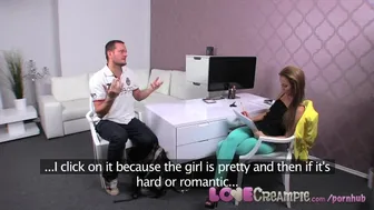 Gina Devine vyfajčí na kasting veľkého vtáka, Ian Scott sa do toho dostane