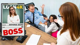 El jefe Banki disfruta de su seducción sumisa tremendamente