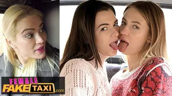 Forró leszbikus kaland a taxi hátsójában