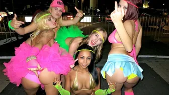 Party mind az örök buliban – forró tini csajok szexi mulatsága