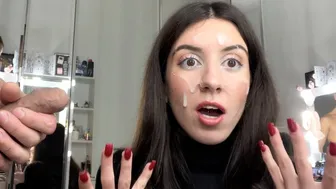 Curva adolescenta si sperma de strada merg in blana