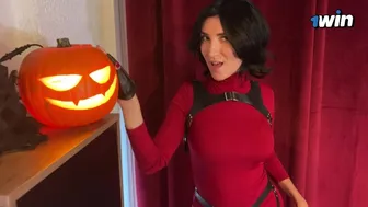 În noaptea de Halloween, Ada Wong a uitat să poarte chiloţi şi să fie futut tare