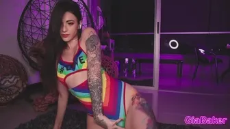 Gia_baker dögös tánca és vad maszturbálása webkamerán