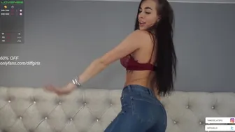 Tipa sexy cu sâni mari