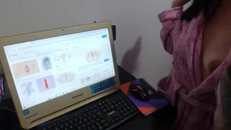 Anatómiaóra és vad faszverés egy dögös milf mostohával természetes cicikkel