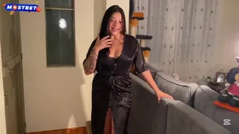 Kurvát hívtam és egy 18 éves nagy mellű nagy seggű latin tini lány érkezett!