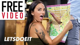 Forró éjszaka a Horny Hostelnél: Zuzu Sweet és Claudia Bavel félreértése teljes jelenetben