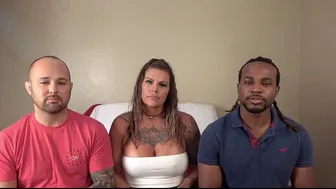 Wild Casting auf Desperate Amateure mit heißen Milfen und riesigen Brüste in Abby Paradise und Vicki Verona