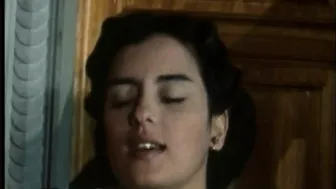 Anita Rinaldi nagy mellekkel és kemény anális jelenettel az Örökösnő 6. részében