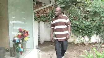 Retró milf ribanc szopja a hatalmas faszt a régi videóban