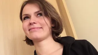 Nagy mellű lány puncija és segge keményen megdugva