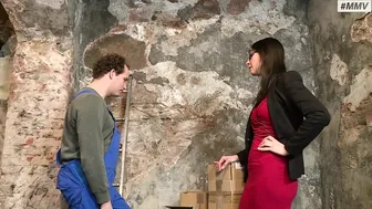 Sex behörde es drei heiße szenen mit valeria jones und sina velvet, wo big georges großer schwanz auch milf und teenager befriedigt