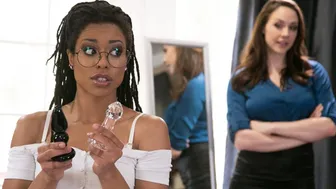 A kisbabysitter sejtelem teljes csábítása Chanel Prestonnel és Kira Noirral