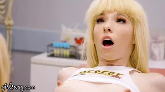 Dr. Serene Siren vylieči Kenzie Reeves' puberťáka